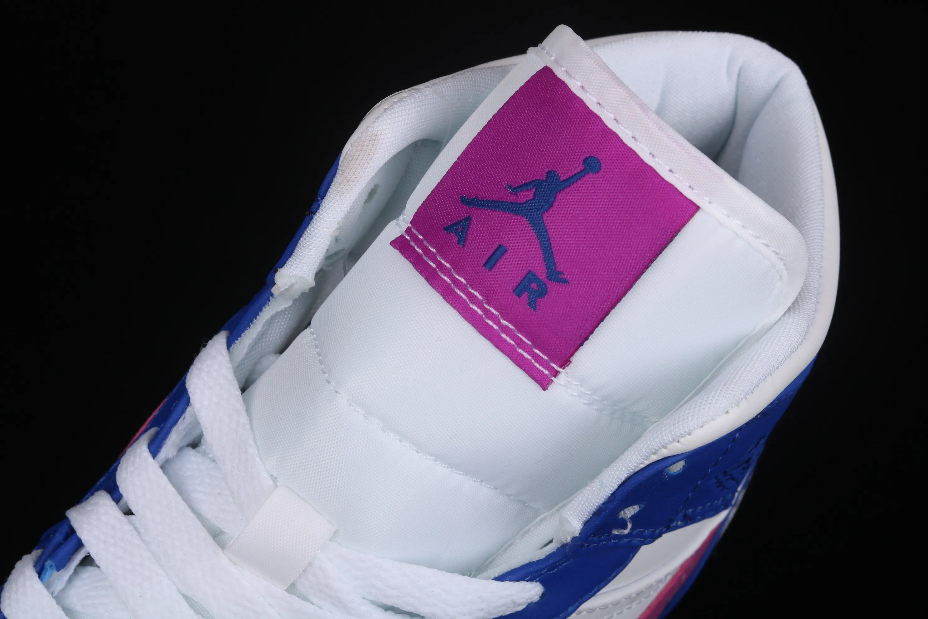 All categories Air Jordan Jordan series basketball shoes Air Jordan 1 Mid Air Jordan 1 Mid AJ1 Joe 1 white blue purple Chinese basketball shoes 554724-451
